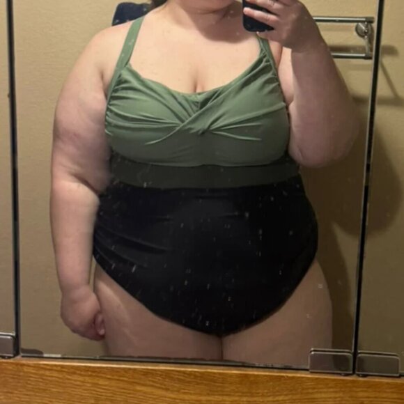 Bloomchic  Contrast Twist Front Skinny One Piece Swimsuit - Picture 7 of 7